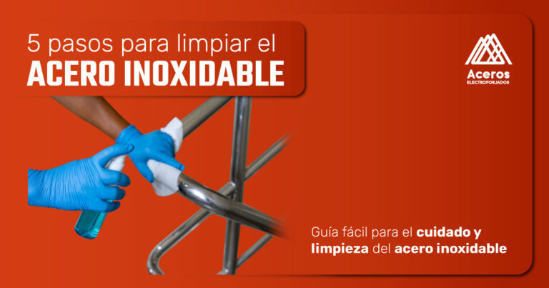 Limpieza de barandal de acero inoxidable con un trapo