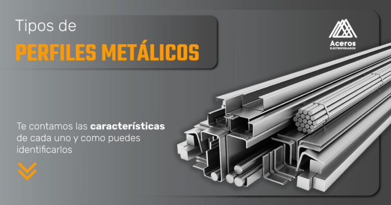 Distintos tipos de perfiles metálicos apilados