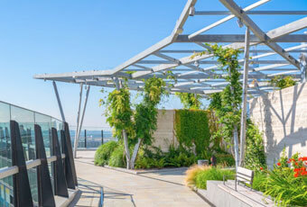 Pérgola de acero inoxidable en terraza